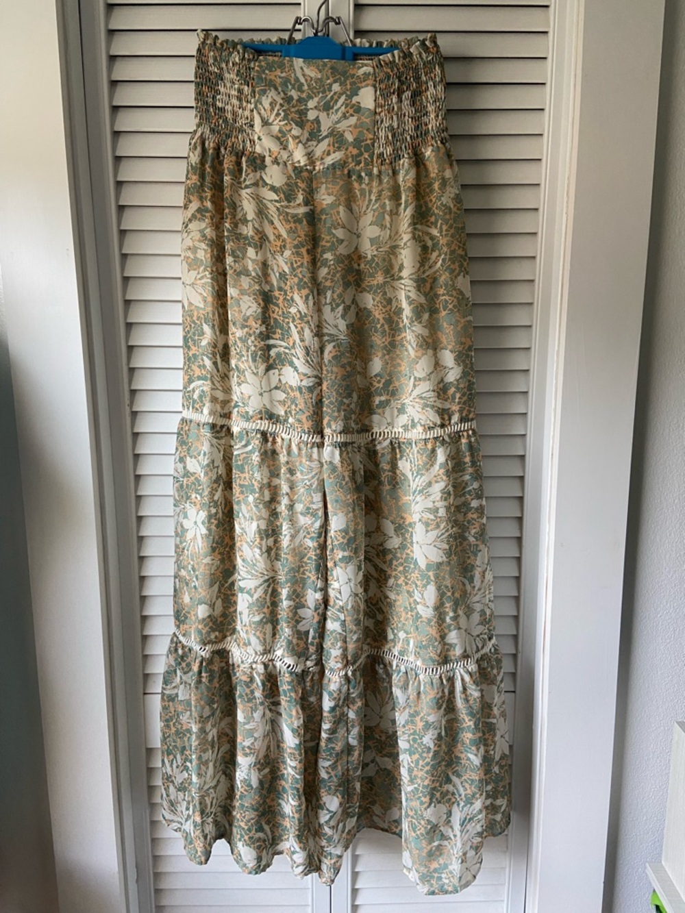 Miss Me Floral Women’s Wide-Leg Jumpsuit Pants in Cream, Sage & Tan